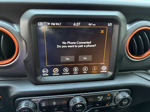Used 2022 Jeep Gladiator Mojave w/ Cold Weather Group AWD/4WD image 41