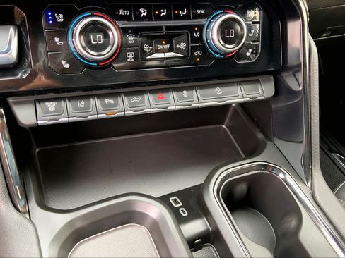 Used 2025 GMC Sierra 2500 AT4 AWD/4WD image 35