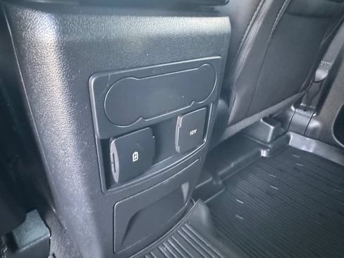 Used 2023 Ford Explorer XLT RWD image 30
