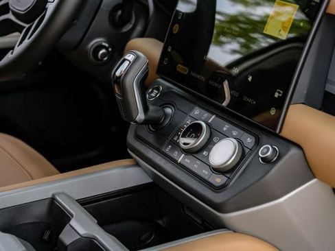 New 2026 Land Rover Defender 110 X AWD/4WD image 32
