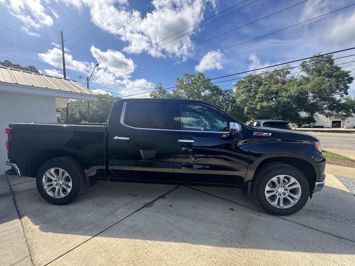 Used 2026 Chevrolet Silverado 1500 LTZ AWD/4WD image 5