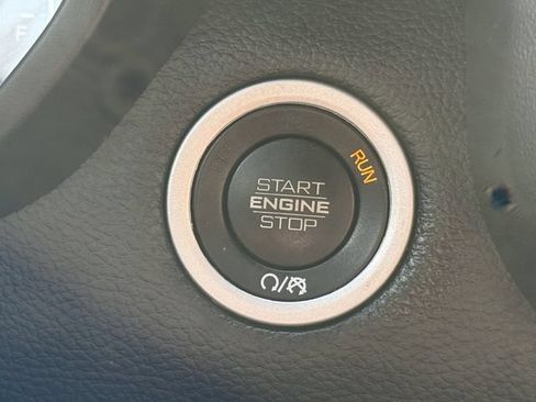 Used 2023 RAM 1500 Laramie AWD/4WD image 16