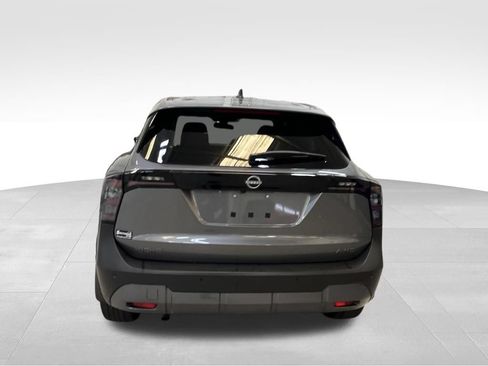 Used 2025 Nissan Kicks SV AWD/4WD image 4