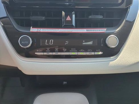 Used 2025 Toyota Corolla LE FWD image 20