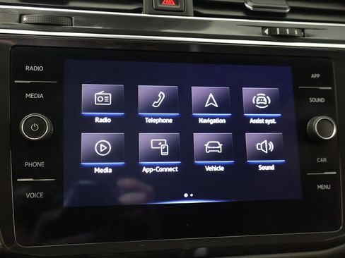 Used 2022 Volkswagen Tiguan SE image 41