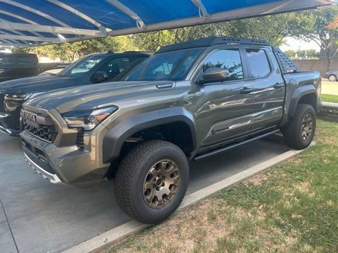 Used 2025 Toyota Tacoma 4x4 Double Cab Hybrid w/ Tow Tech Package image 2