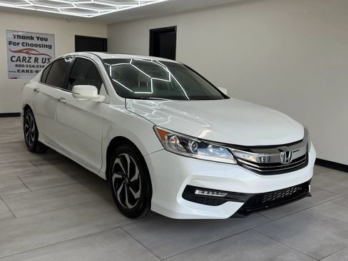 Used 2017 Honda Accord EX image 13