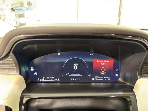 Used 2022 Lincoln Nautilus Black Label w/ Class II Trailer Tow Package image 17