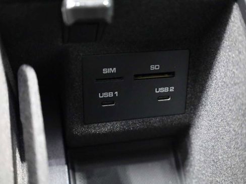 Certified 2026 Porsche Macan AWD/4WD image 35