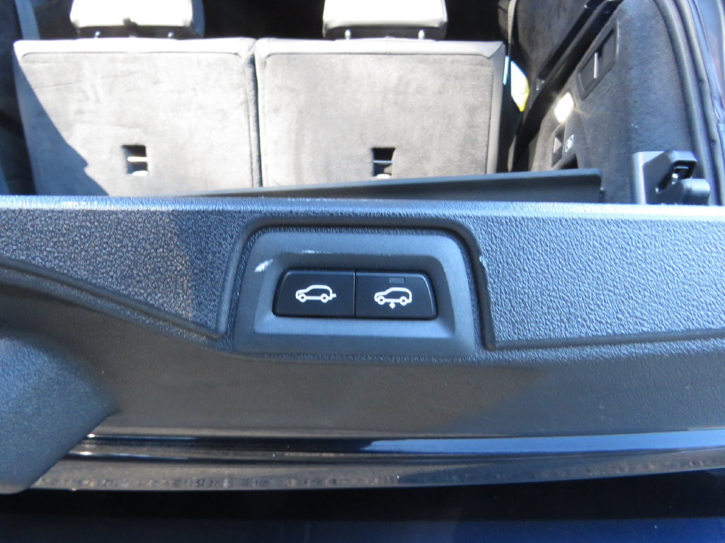 Used 2019 BMW X7 xDrive40i w/ Premium Package AWD/4WD image 19