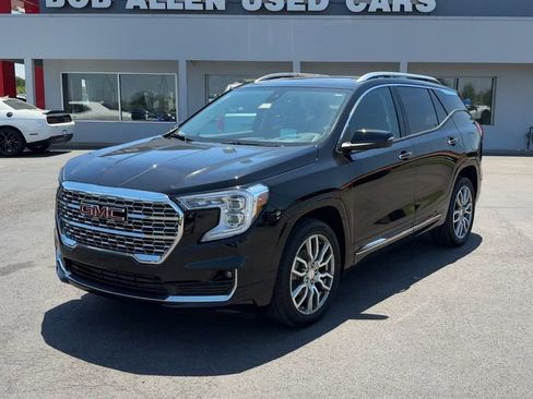 Used 2023 GMC Terrain Denali w/ Denali Premium Package AWD/4WD image 2