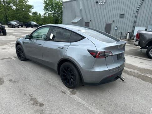 Used 2024 Tesla Model Y Long Range AWD/4WD image 11