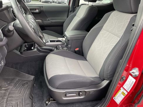 Used 2023 Toyota Tacoma TRD Off-Road image 15