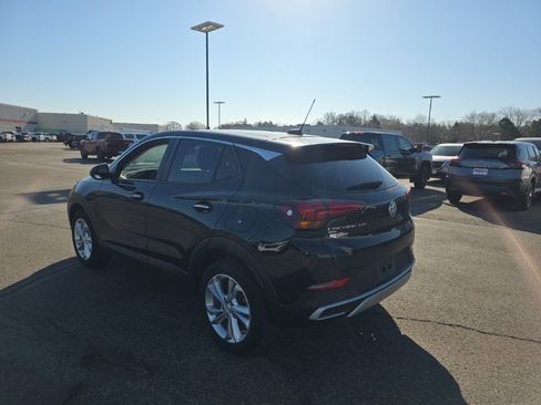 Used 2022 Buick Encore GX Preferred w/ Cold Weather Comfort Package AWD/4WD image 3