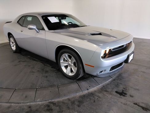 Used 2023 Dodge Challenger SXT RWD image 4