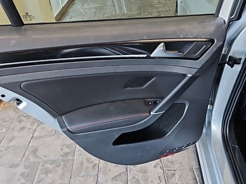 Used 2017 Volkswagen Golf image 20