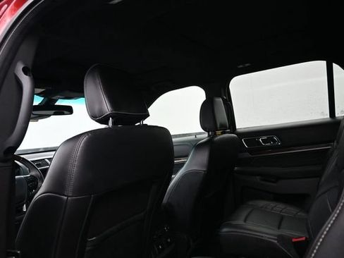 Used 2018 Ford Explorer Platinum AWD/4WD image 23