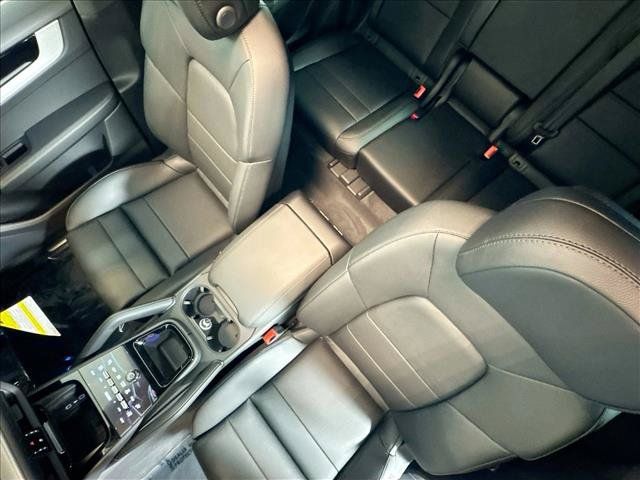 Certified 2026 Porsche Cayenne AWD/4WD image 19