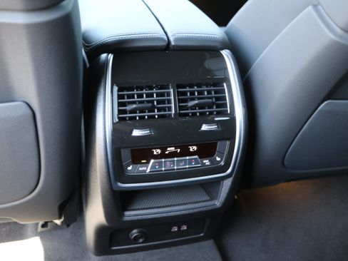 Used 2026 BMW X5 sDrive40i RWD image 32