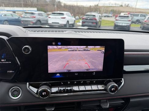 Certified 2024 Chevrolet Colorado Z71 w/ Z71 Convenience Package 2 image 18