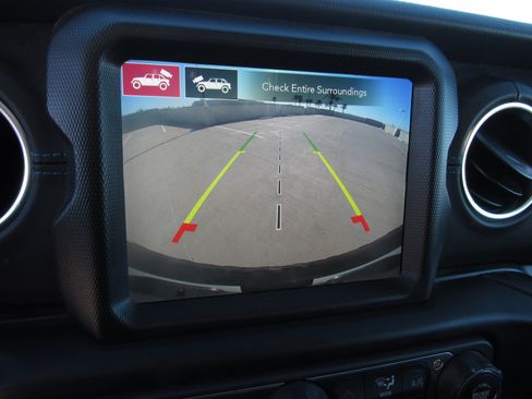 Used 2023 Jeep Wrangler Unlimited Rubicon 4xe w/ Cold Weather Group image 19