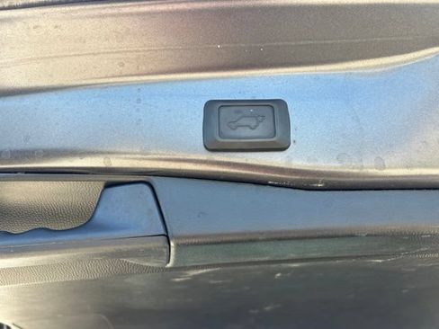 Used 2025 Toyota RAV4 XLE w/ Convenience Package AWD/4WD image 11