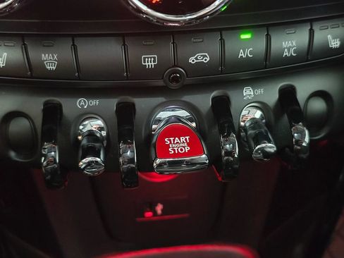 Used 2021 MINI Cooper 4-Door Hardtop w/ Storage Package FWD image 16