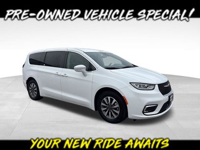 Used 2022 Chrysler Pacifica Touring-L