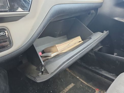 Used 2017 Toyota Corolla LE image 27