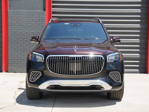 Used 2024 Mercedes-Benz Maybach GLS 600 4MATIC image 3