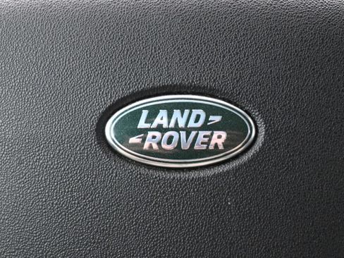 Used 2018 Land Rover Discovery Sport HSE image 22
