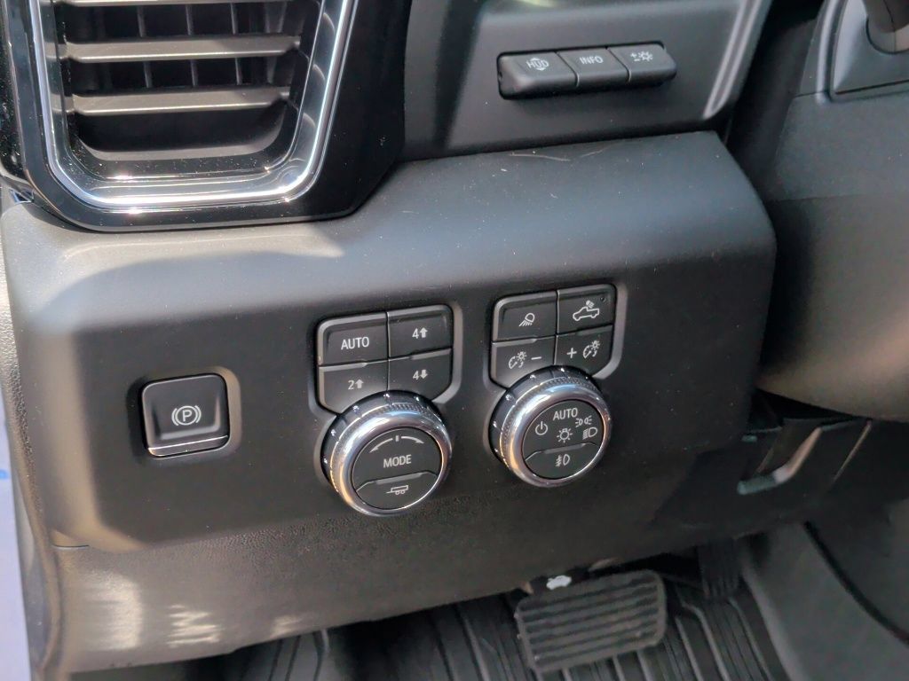 New 2026 GMC Sierra 2500 Denali Ultimate AWD/4WD image 17