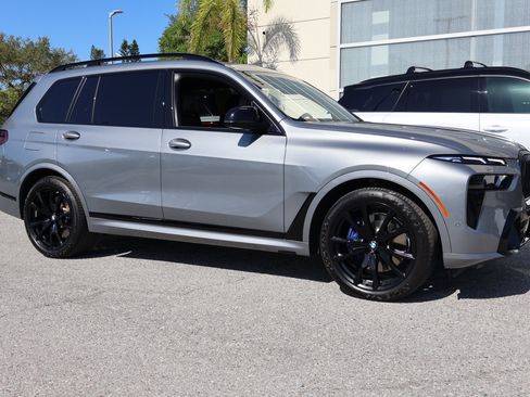 Used 2025 BMW X7 M60i w/ Climate Comfort Package AWD/4WD image 12