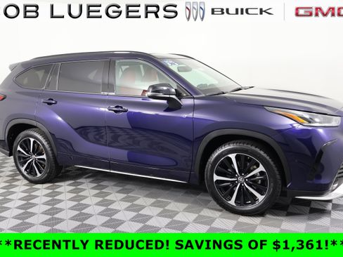 Used 2021 Toyota Highlander XSE AWD/4WD image 2