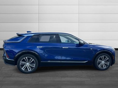 Certified 2024 Cadillac Lyriq Luxury AWD/4WD image 6