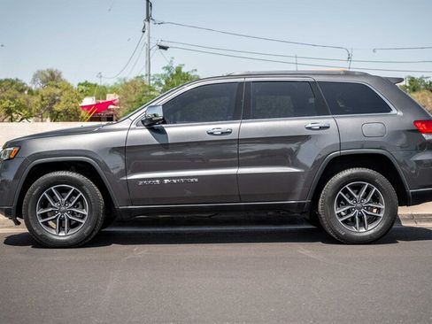 Used 2019 Jeep Grand Cherokee Limited w/ Luxury Group II AWD/4WD image 2