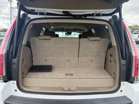 Used 2015 GMC Yukon SLT w/ HD Trailering Package image 5