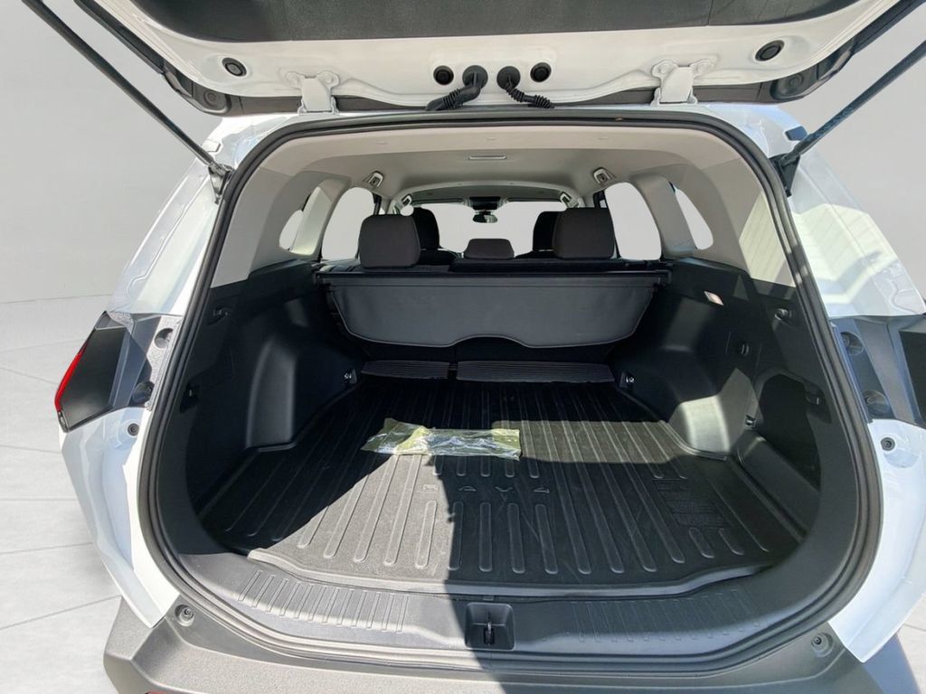 Used 2026 Toyota RAV4 LE FWD image 7