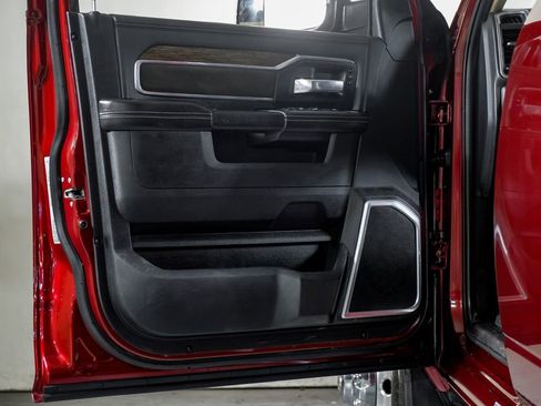 Used 2021 RAM 3500 Laramie image 33