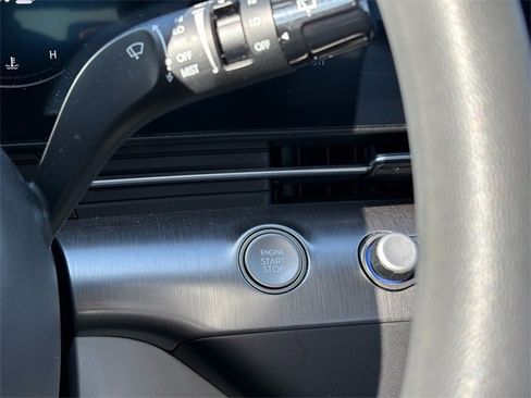 Used 2024 Hyundai Kona SE image 24