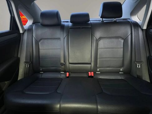 Used 2014 Volkswagen Passat TDI SE FWD image 19