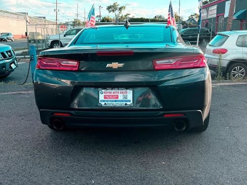 Used 2018 Chevrolet Camaro LT RWD image 8