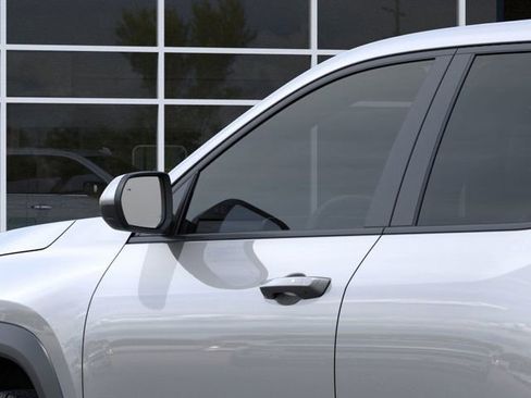 New 2025 Chevrolet Equinox LT image 12