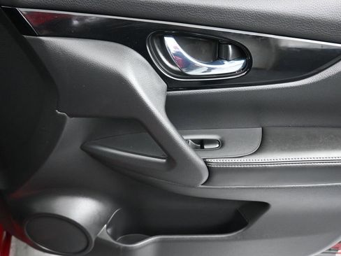 Used 2022 Nissan Rogue Sport SL w/ Premium Package image 42