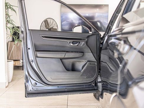 Used 2025 Honda CR-V LX image 29