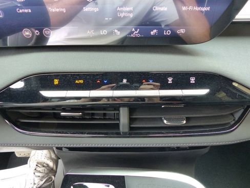 Used 2026 Buick Enclave Preferred w/ LPO, Floor Liner Package FWD image 37