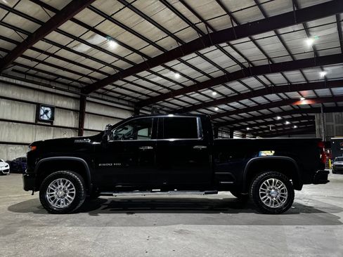 Used 2020 Chevrolet Silverado 2500 High Country w/ Technology Package image 8