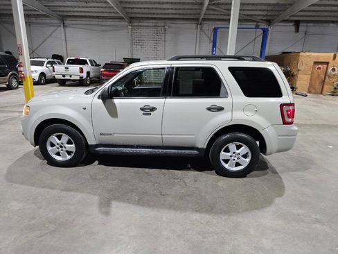 Used 2008 Ford Escape XLT image 9