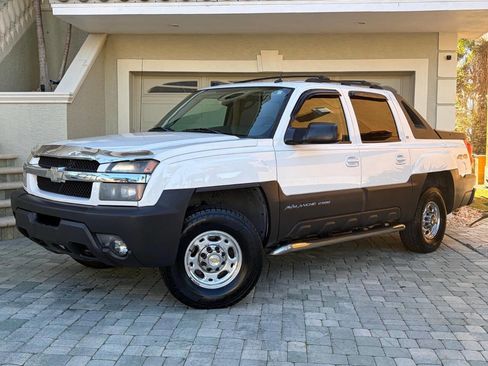 Used 2005 Chevrolet Avalanche 2500 w/ Preferred Equipment Group image 1