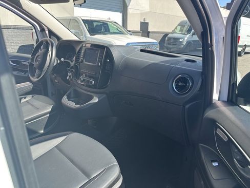 Used 2023 Mercedes-Benz Metris Passenger image 9